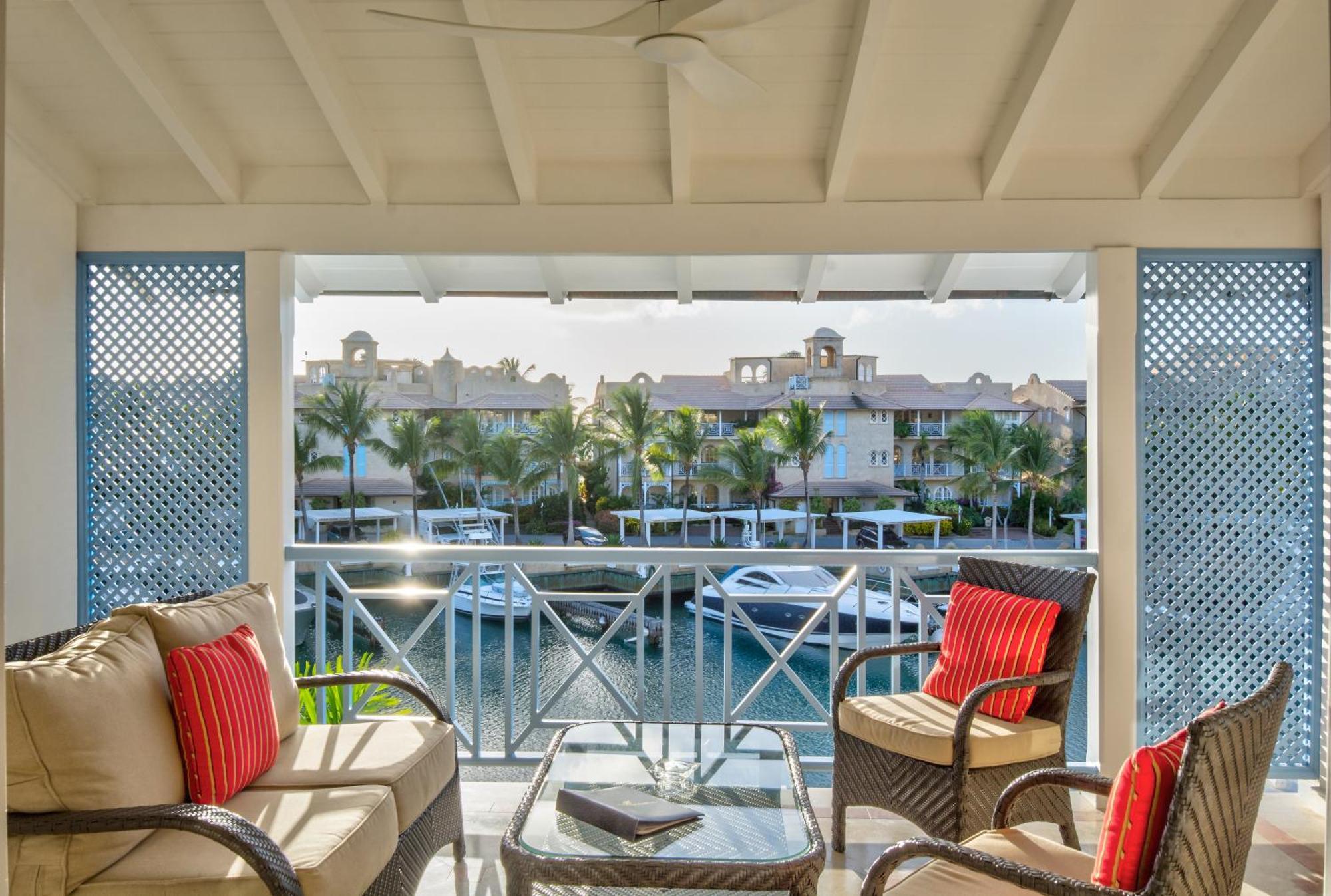 Port St. Charles Hotel Saint Peter Bagian luar foto
