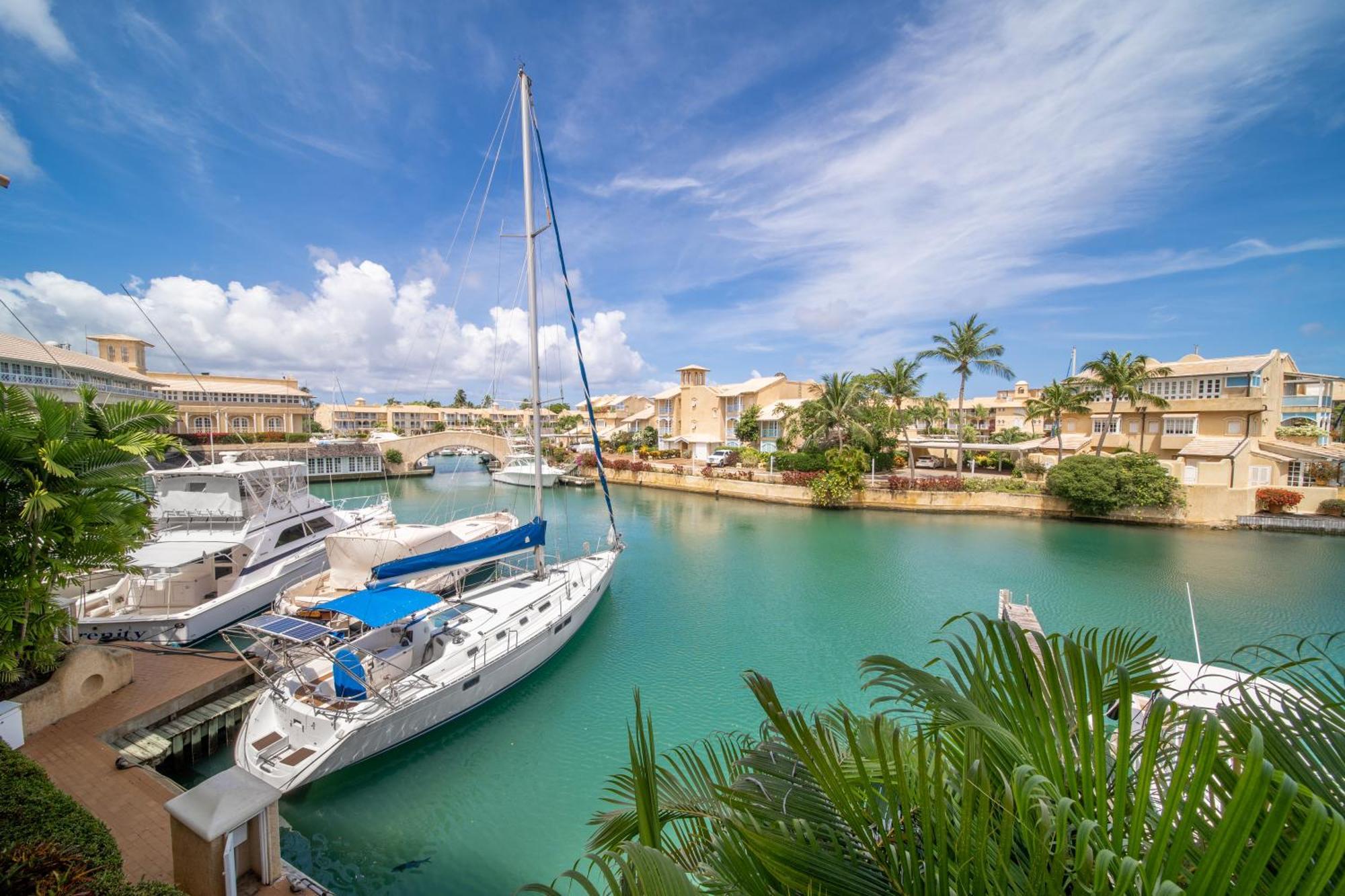 Port St. Charles Hotel Saint Peter Bagian luar foto