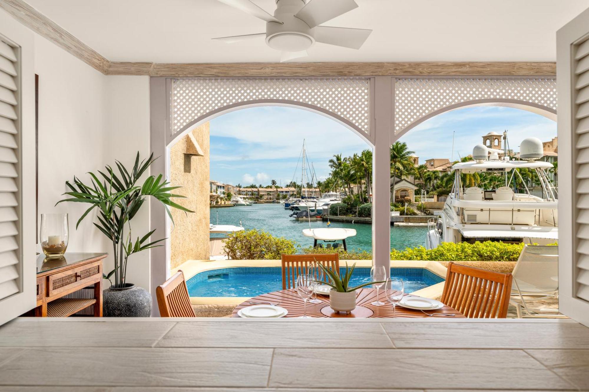 Port St. Charles Hotel Saint Peter Bagian luar foto