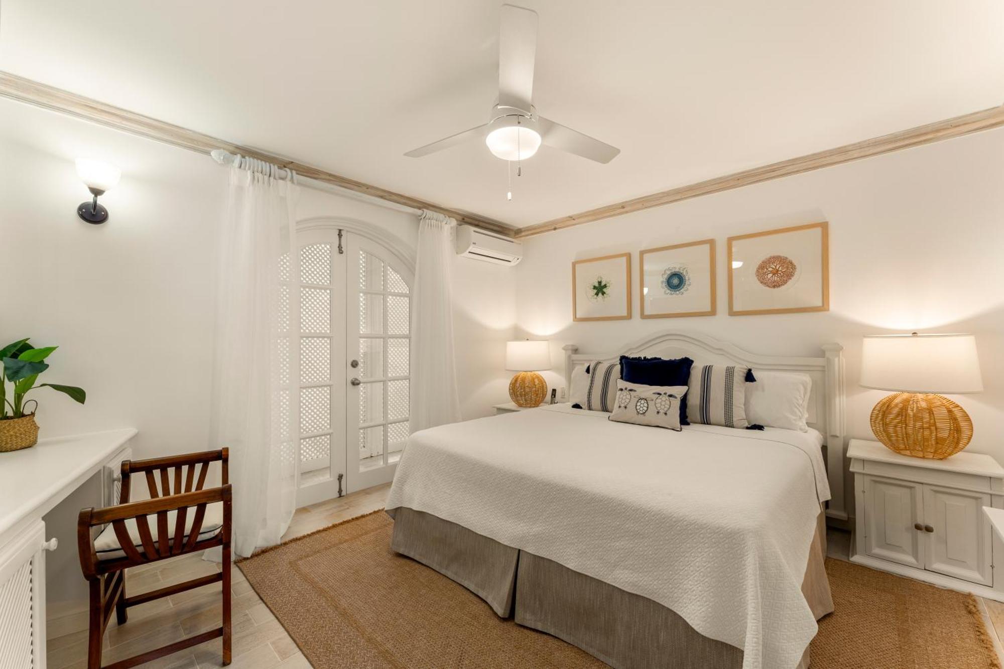 Port St. Charles Hotel Saint Peter Bagian luar foto